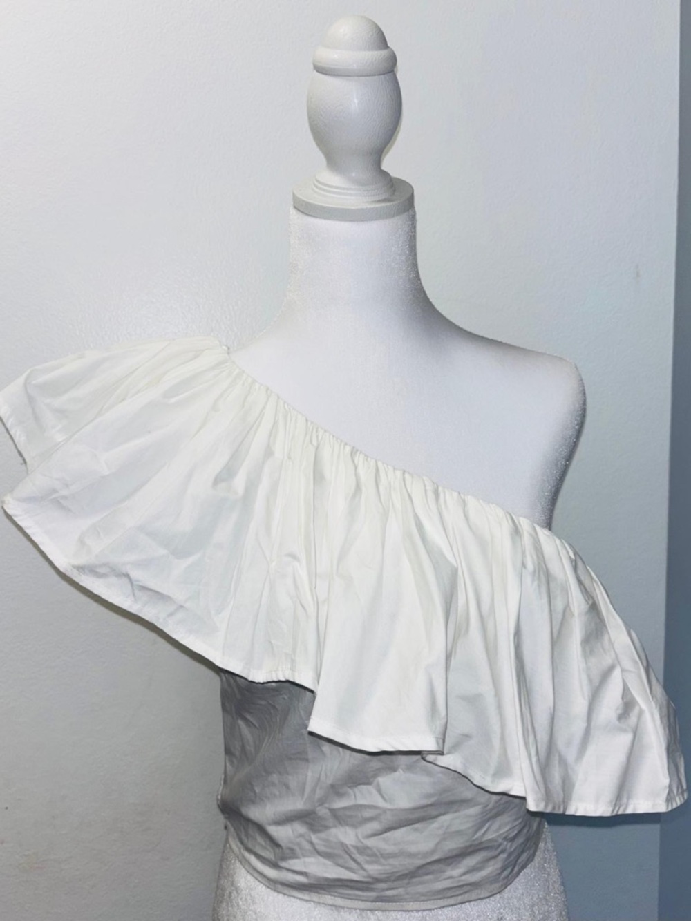 Guess one shoulder